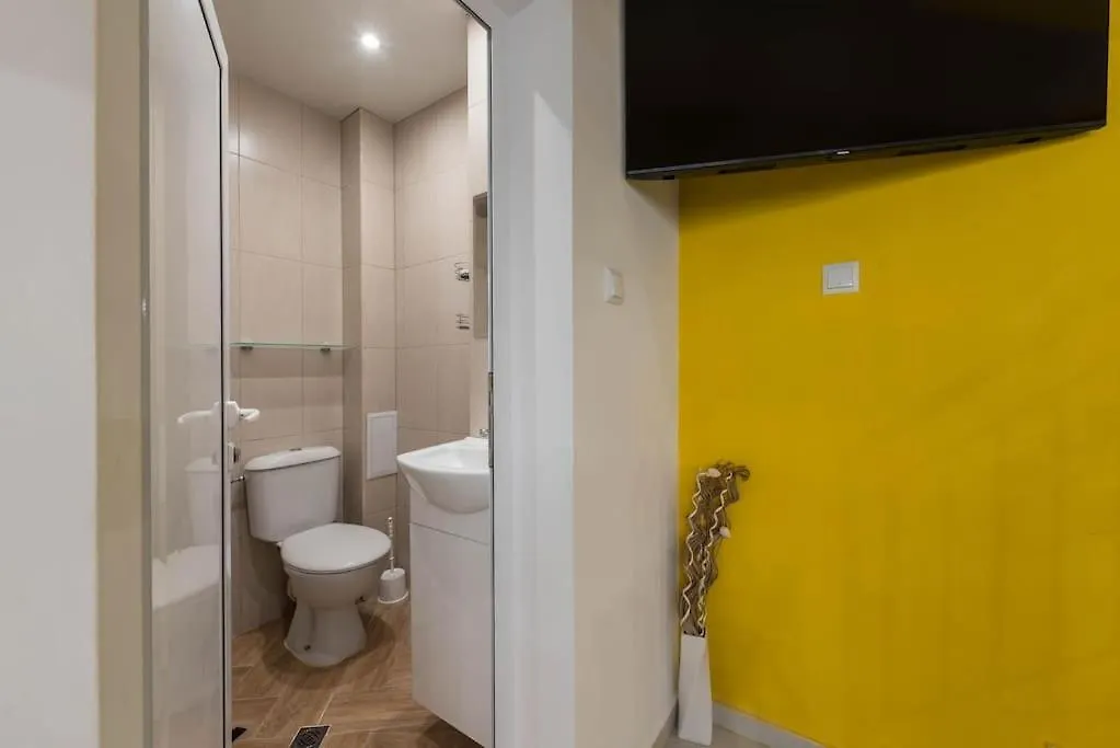 Apartment Artistic Space Near Chataldzha Varna